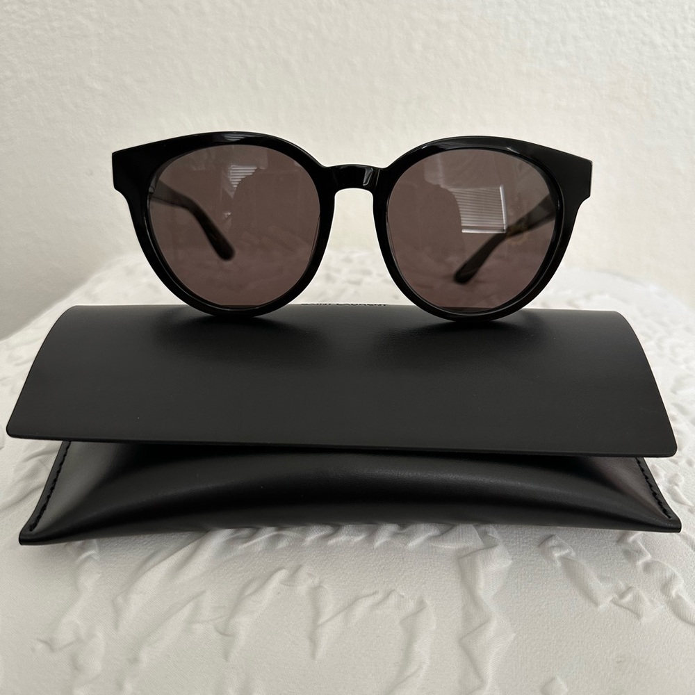 New Saint Laurent sunglasses.. Authentic